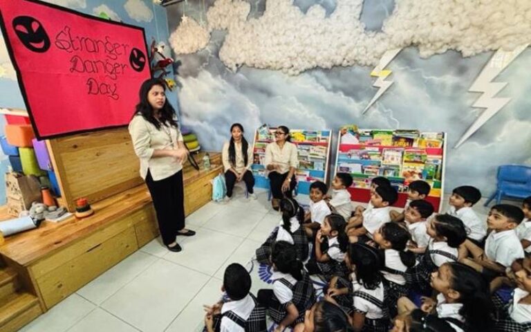 teacher-demonstrating-stranger-safety-roleplay